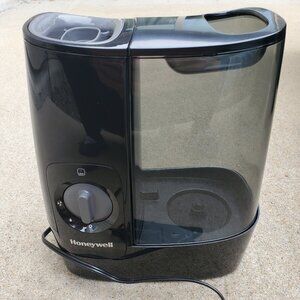 Used (Like New) Honeywell Humidifier